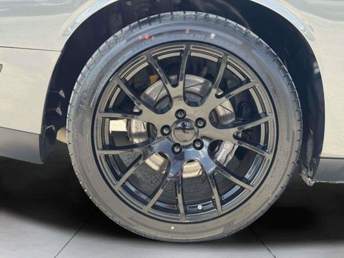 Used 2018 Dodge Challenger R/T Scat Pack w/ Leather Interior Group RWD image 53