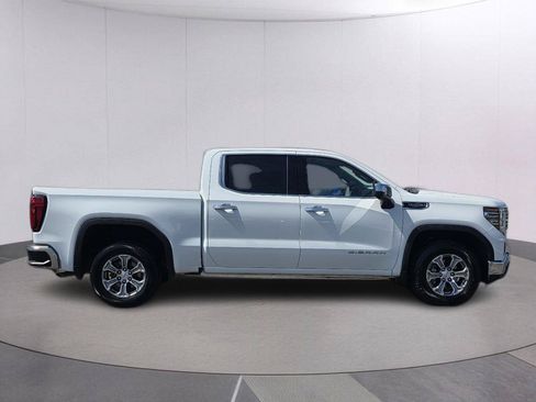 Used 2025 GMC Sierra 1500 SLT RWD image 4