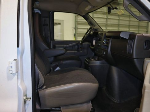 Certified 2024 Chevrolet Express 2500 w/ Driver Convenience Package image 17