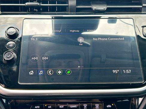 Used 2022 Chevrolet Bolt EUV LT w/ Comfort Package FWD image 14