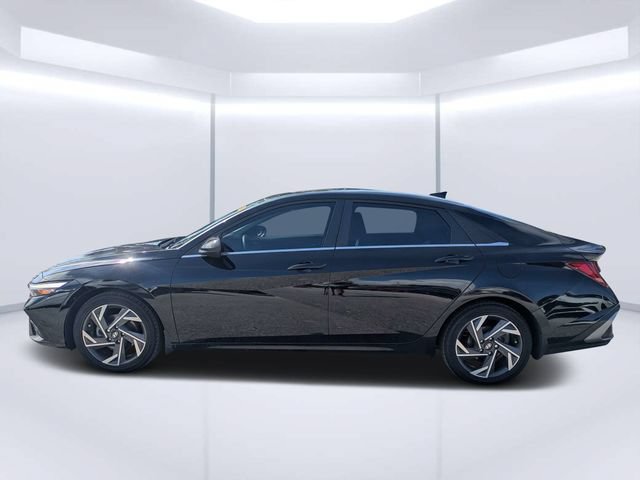 Used 2024 Hyundai Elantra SEL w/ Convenience Package FWD image 6