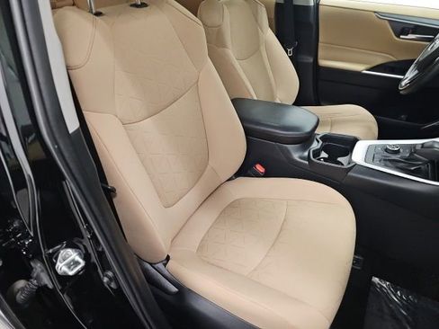 Used 2019 Toyota RAV4 XLE w/ Convenience Package image 37