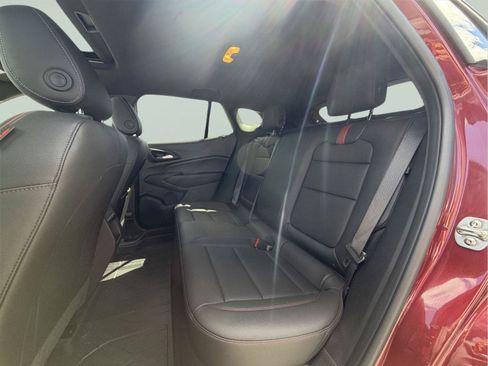 Used 2025 Chevrolet Trax RS w/ Sunroof Package FWD image 28