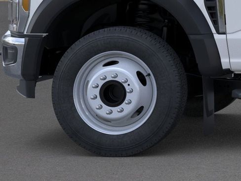 New 2025 Ford F450 XL w/ XL Chrome Package image 19