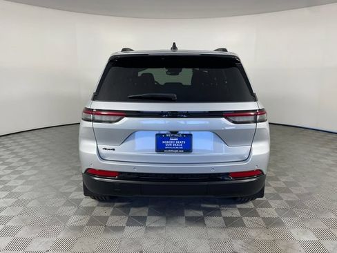 Used 2023 Jeep Grand Cherokee Altitude AWD/4WD image 22