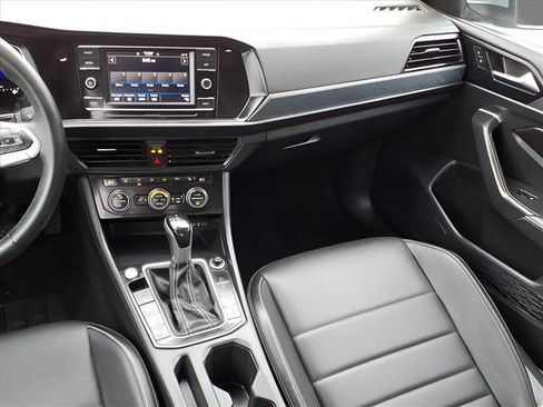 Used 2024 Volkswagen Jetta SE image 15