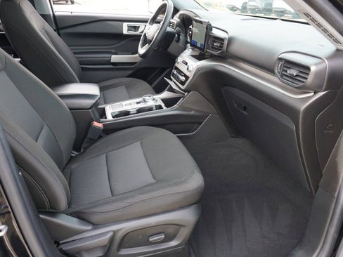 Used 2022 Ford Explorer XLT image 13