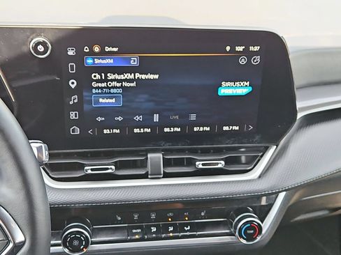 Used 2025 Chevrolet Equinox LT AWD/4WD image 19