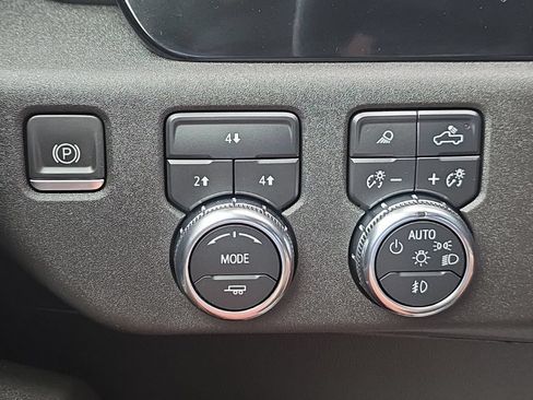 Used 2024 GMC Sierra 2500 SLE w/ SLE Convenience Package AWD/4WD image 23