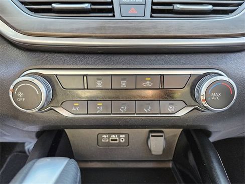 Used 2023 Nissan Altima 2.5 SV image 22