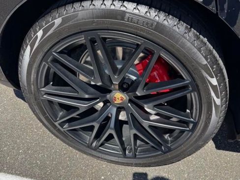 Used 2025 Porsche Macan GTS image 10