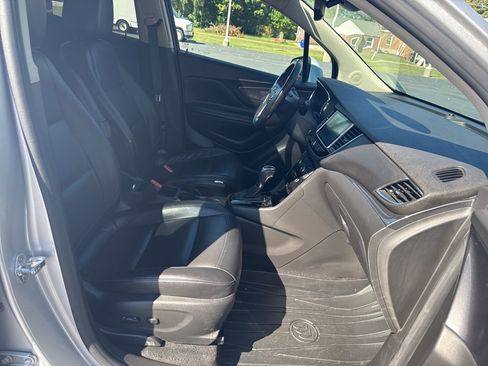 Used 2019 Buick Encore Essence image 10