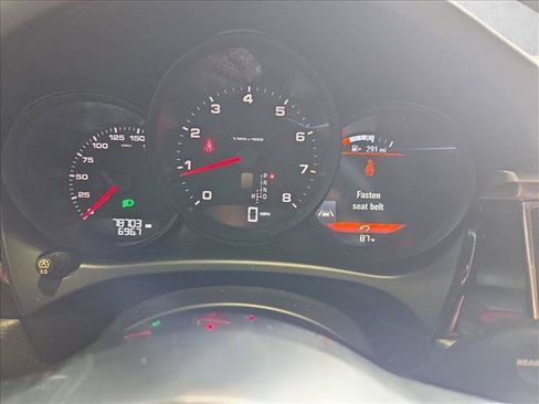 Used 2018 Porsche Macan AWD/4WD image 9