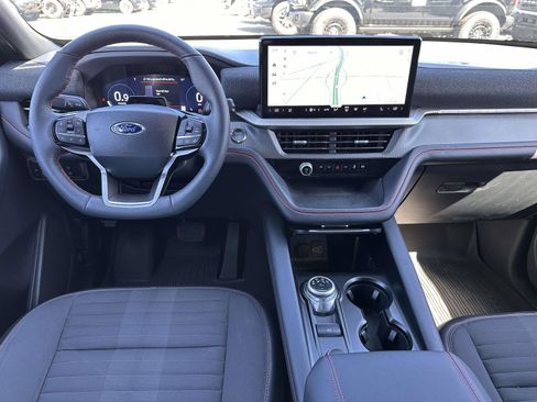Used 2025 Ford Explorer ST-Line w/ ST-Line Street Pack AWD/4WD image 17