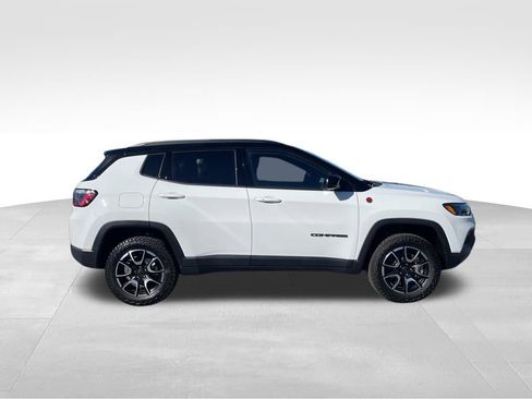 New 2026 Jeep Compass Trailhawk w/ Sun, Sound & Navigation Group image 6