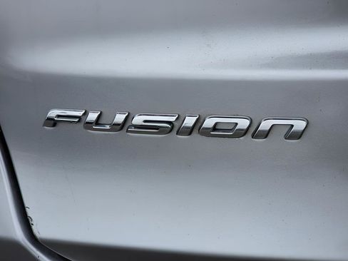 Used 2020 Ford Fusion Titanium image 13