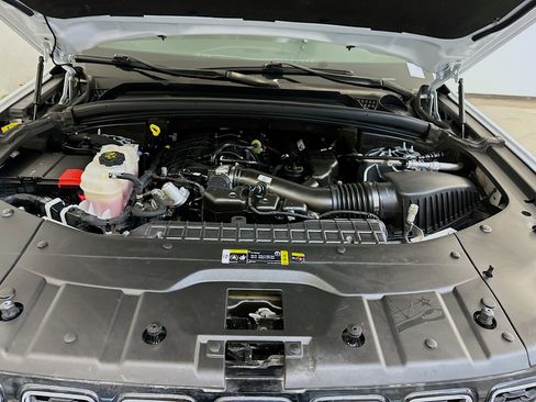 Used 2024 Jeep Grand Cherokee L Limited w/ Luxury Tech Group II image 37