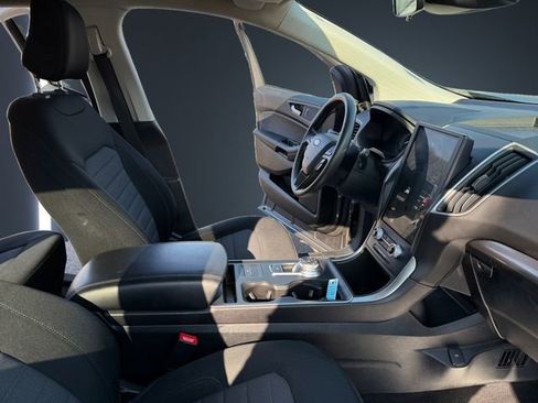 Used 2023 Ford Edge SE w/ Black Appearance Package image 15