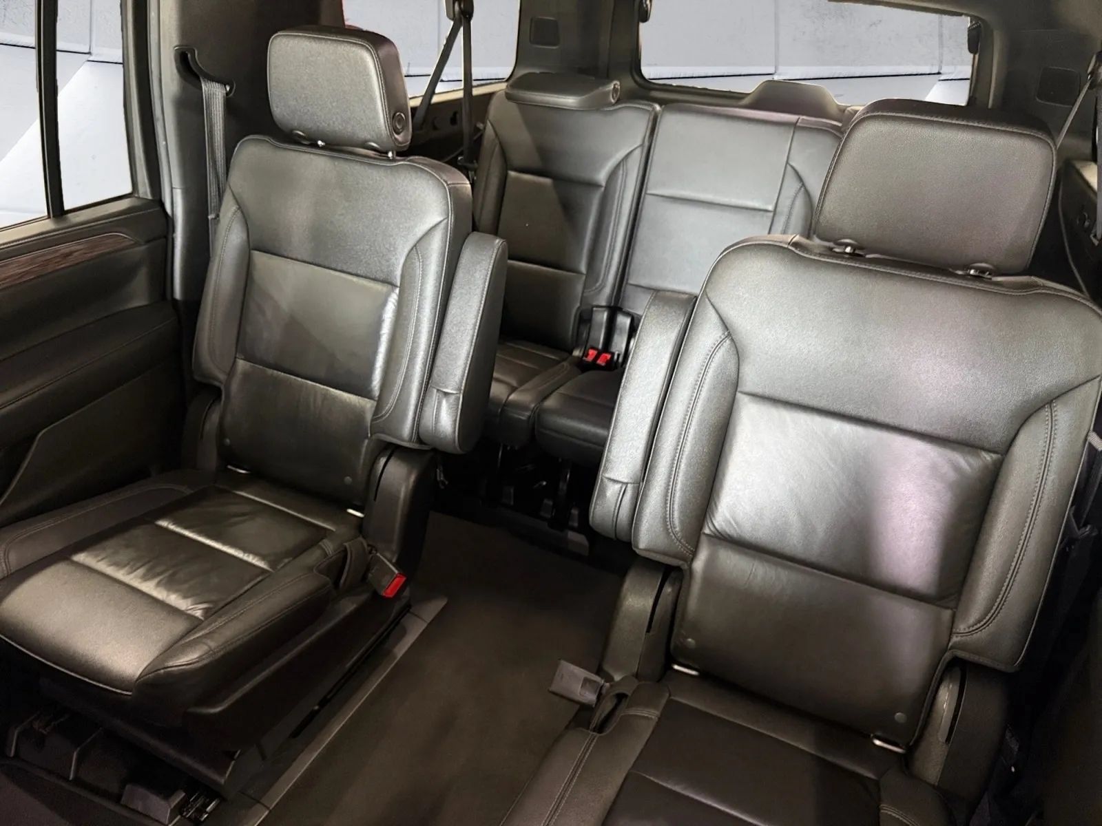 Used 2021 Chevrolet Suburban LT w/ Rear Media and Nav Package AWD/4WD image 17