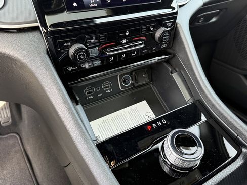 New 2025 Jeep Grand Cherokee L Altitude image 20