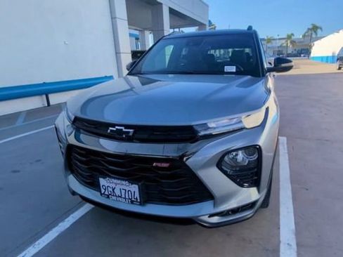 Used 2023 Chevrolet TrailBlazer RS w/ Sun and Liftgate Package image 3