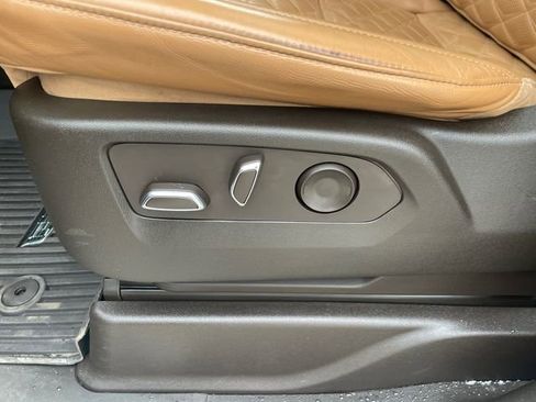 Used 2023 Cadillac Escalade Premium Luxury image 44