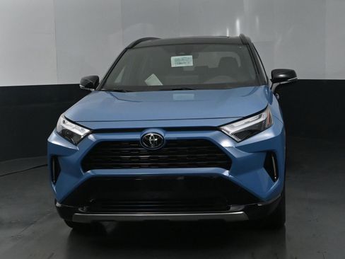 Used 2025 Toyota RAV4 XSE image 8