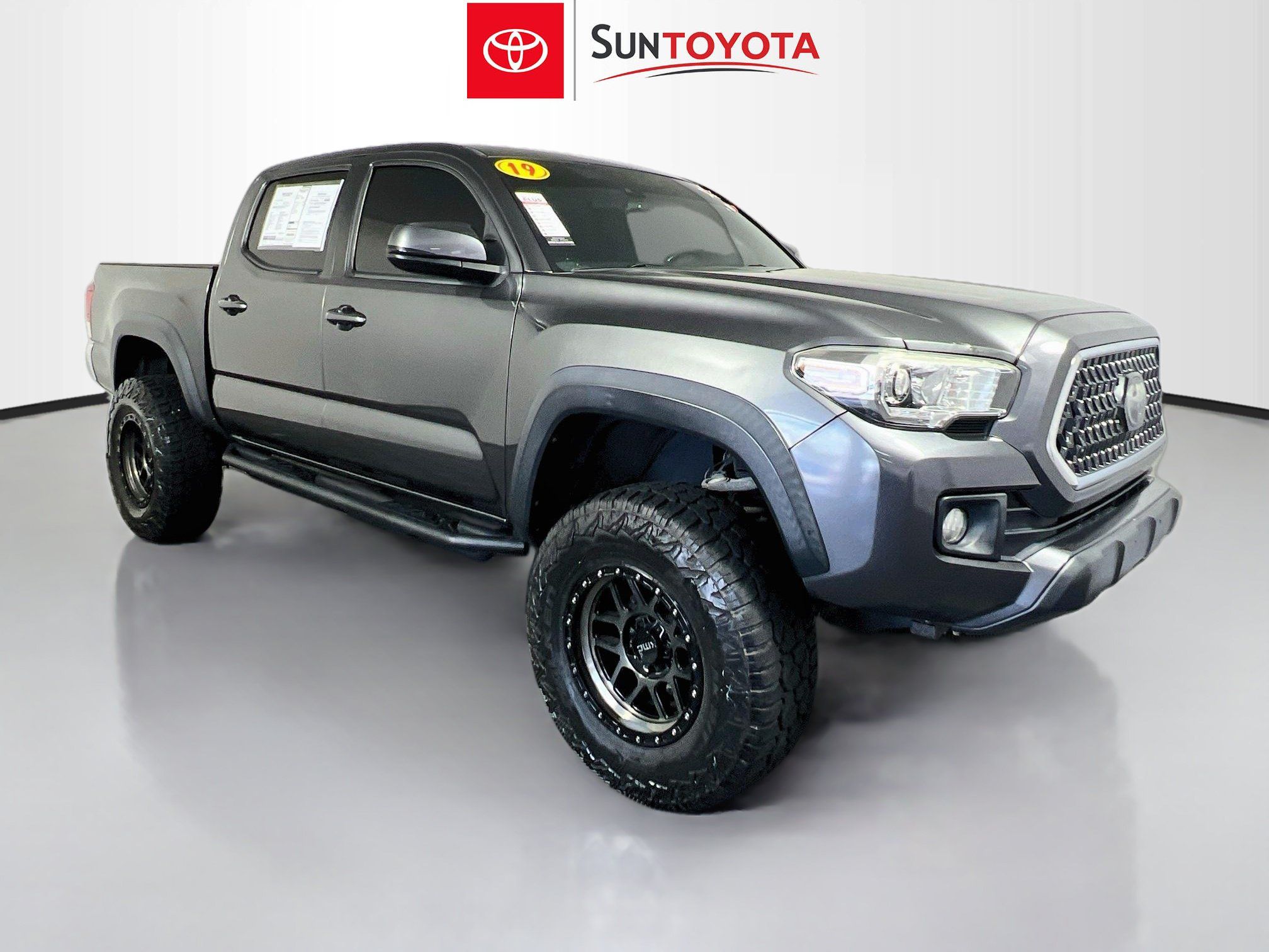 Used 2019 Toyota Tacoma TRD Off-Road AWD/4WD image 1