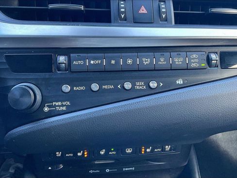 Used 2019 Lexus ES 350 ES 350 Luxury w/ Accessory Package image 32