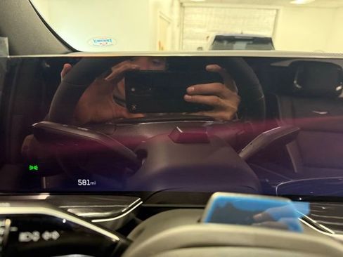 Used 2026 Cadillac Escalade ESV Sport w/ Touring Package image 21