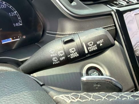 Used 2023 Jeep Grand Cherokee Laredo w/ Luxury Tech Group I AWD/4WD image 29