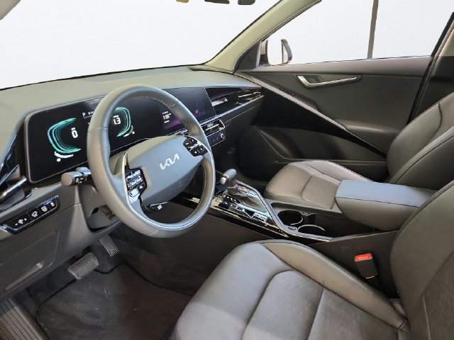 Certified 2023 Kia Niro FWD image 11