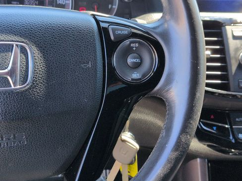 Used 2017 Honda Accord Sport image 20