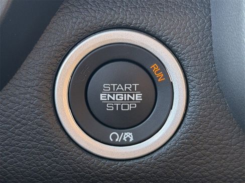 Used 2025 RAM 1500 Laramie image 22