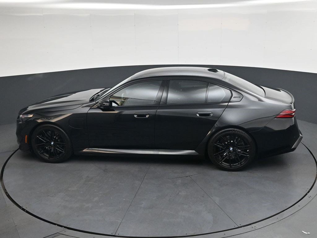 Used 2026 BMW M5 w/ Executive Package AWD/4WD image 28