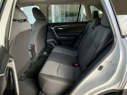 Certified 2022 Toyota RAV4 XLE w/ Convenience Package image 18