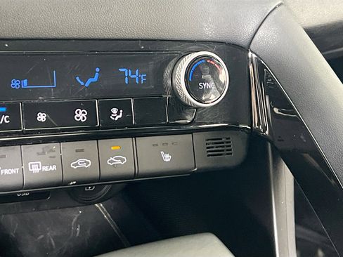 Used 2023 Hyundai Elantra SEL w/ Convenience Package image 20