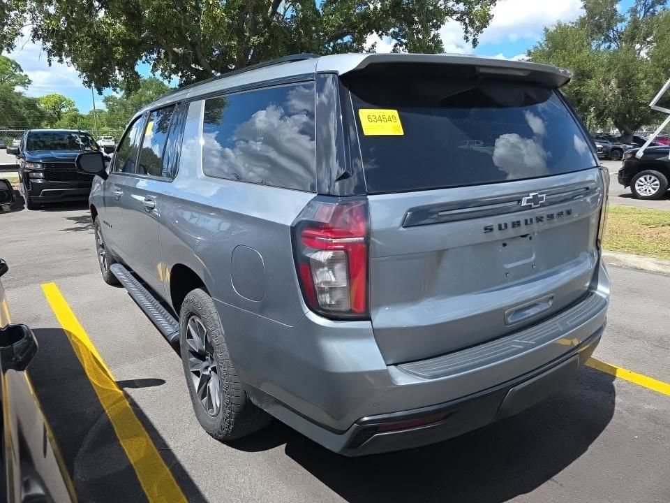 Used 2023 Chevrolet Suburban Z71 w/ Luxury Package AWD/4WD image 2
