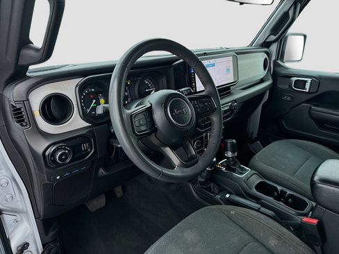 Used 2024 Jeep Wrangler Unlimited AWD/4WD image 7