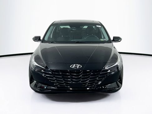 Used 2023 Hyundai Elantra Limited image 2