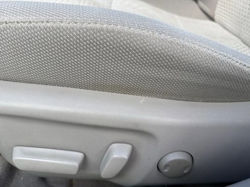 Used 2012 Toyota Camry XLE image 29