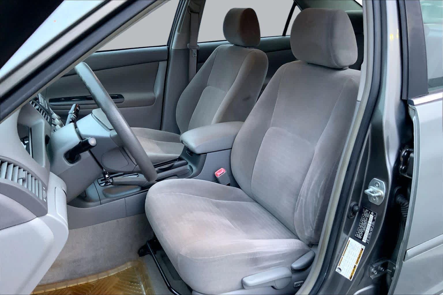 Used 2005 Toyota Camry FWD image 6