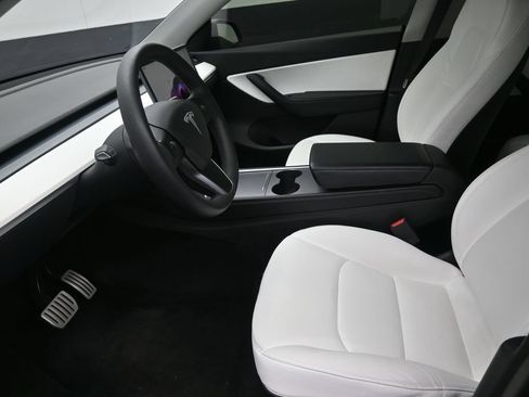 Used 2022 Tesla Model Y Performance AWD/4WD image 11