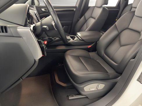 Used 2012 Porsche Cayenne AWD/4WD image 5