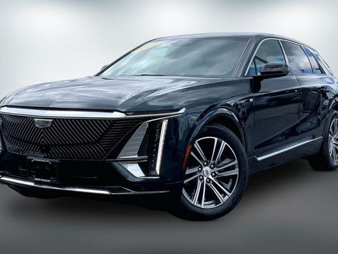 Used 2024 Cadillac Lyriq Luxury AWD/4WD image 12