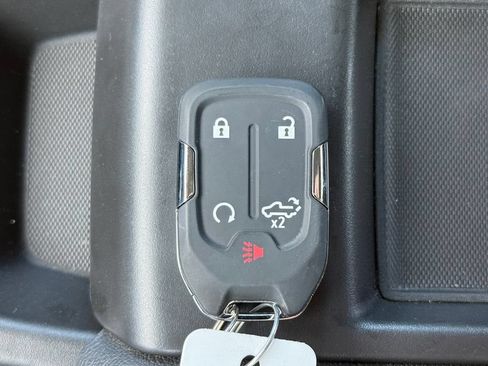 Used 2022 Chevrolet Silverado 1500 LT w/ Bed Protection Package AWD/4WD image 16