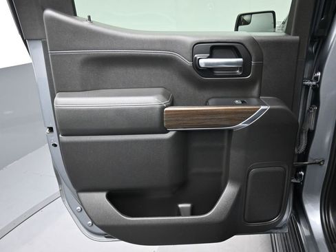 Used 2019 Chevrolet Silverado 1500 RST image 32