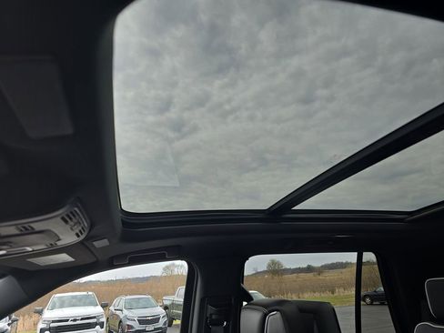 Used 2025 GMC Yukon AT4 Ultimate w/ LPO, Floor Liner Package image 24