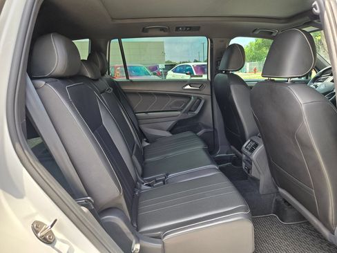Used 2024 Volkswagen Tiguan SE R-Line FWD image 25