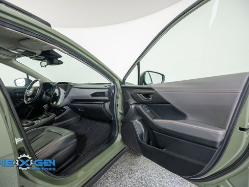Used 2024 Subaru Crosstrek 2.5i Limited AWD/4WD image 38